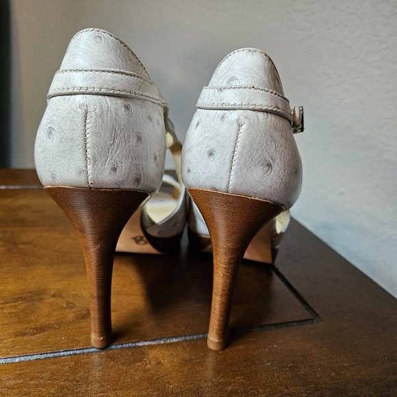 Talbots Leather Ostrich Print Platform Heels Cream Gray Size 5B pre-owned - Picture 4 of 6